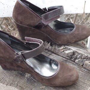 Brown Suede Wedge Ladies Shoes By DKNC